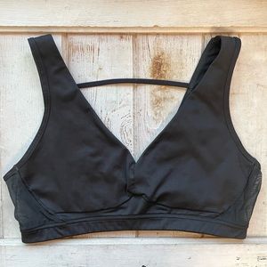 Victoria Sport Mesh Sports Bra